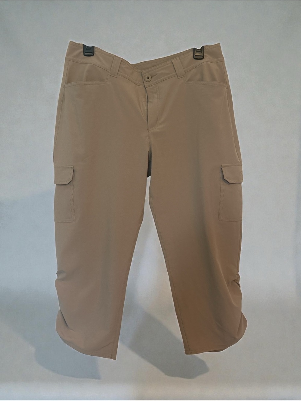 Eddie Bauer Women’s Beige Cargo Capri Pants Lightweight Hiking Outdoor
